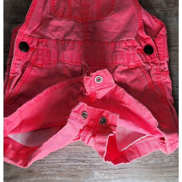 Toddler Overalls Size 12 mos OshKosh Vestbak Bright Pink Bib Style Cuffed Shorts - Picture 6 of 8